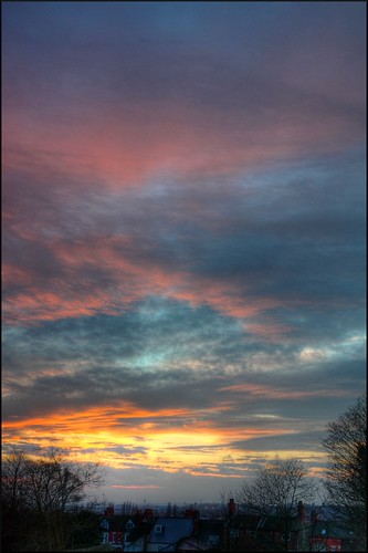 Shepherd's Delight by @richlewis, In North America:

    <i>Red sky at night, sailor's delight,
    Red sky in the morning, sailors ta