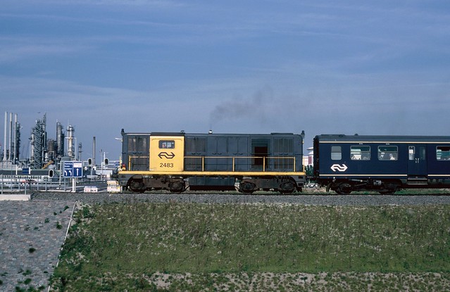 NS 2483 in Europoort, 1979.