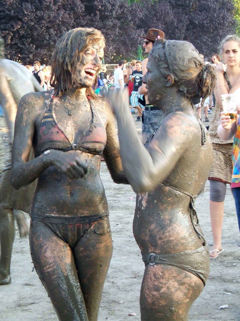 Sziget Festival 2009 - Sexy Mud Fighters