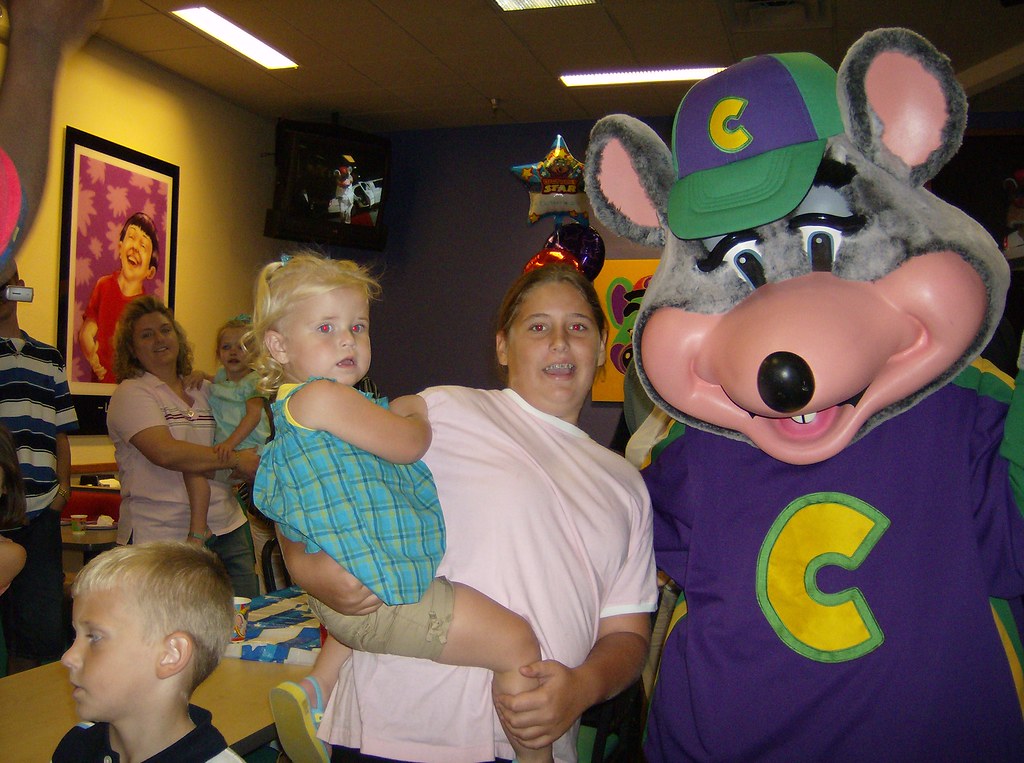 Gracie and Taylor | Gracie and Taylor with Chuckie Cheese | Summer ...