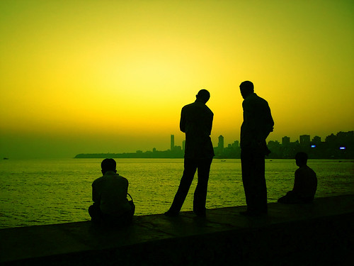 cameraphone sunset sea people india water colors photoshop evening twilight silhouettes maharashtra mumbai marinedrive aplusphoto imobile902 flickrlovers