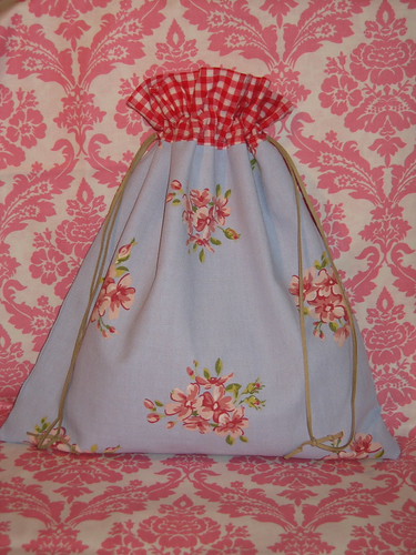 Drawstring Bag | by bakeandsewblog