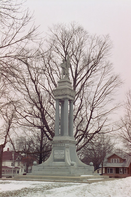 07 - War memorial, Belvidere