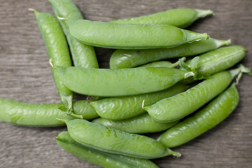 companion plants for okra :Peas