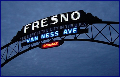 california city usa signs sign sunrise downtown arch little sony entrance landmark best calif historic fresno welcome 2009 vannessave vannessavenue sonydscp72 us99 welcomearch oldfresno zip93721 kodakz712 kodakz712is kodakz712iszoom fresnoarch thebestlittlecityintheusa fresnowelcomearch fresnowelcomesign
