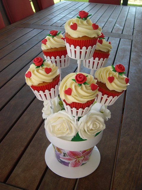 Mossy's masterpiece bouquet of cupcakes for valentines day