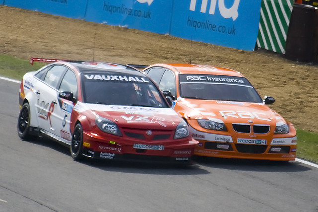 RaceCars-BTCC2009-VauxhallVectra-MattNeal-5-VXRacing-Round1-090405-BrandsHatch-StevenGray-IMG_4610
