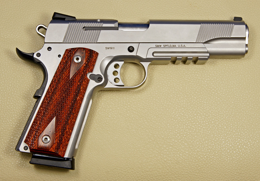 Smith & Wesson 1911 45 cal ACP