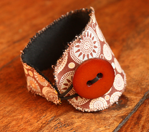 bracelet textile marron | by La malle d'Adèle