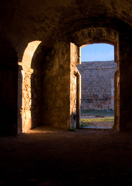 Interior de una habitación. (Castillo del  Atalaya, Cartagena)  (08-02-2009)