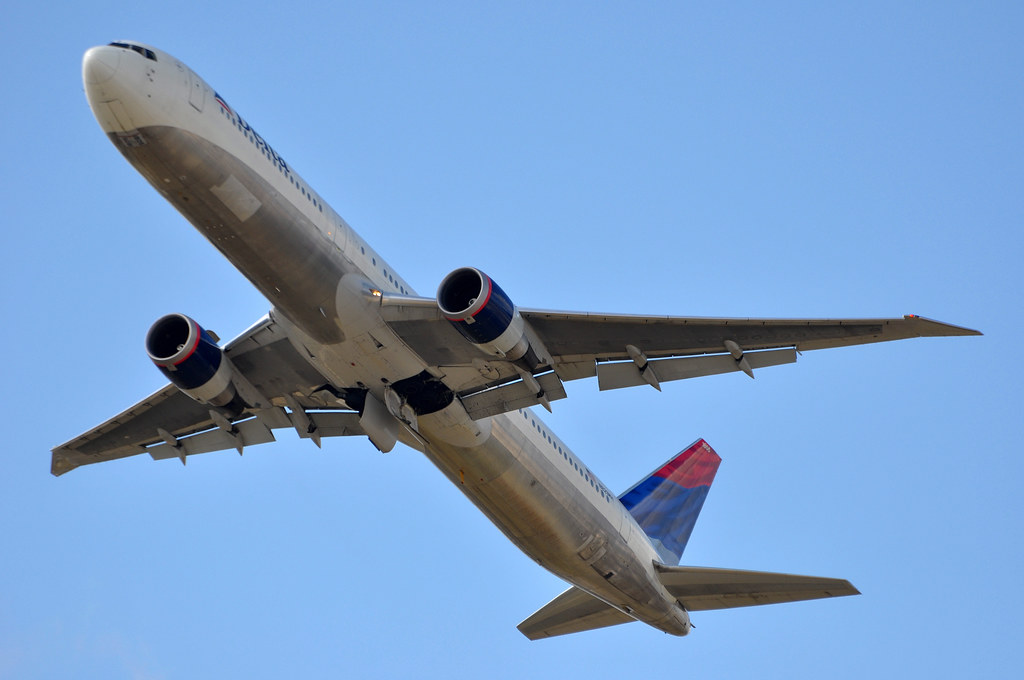 10:59 Boeing 767-432ER 29700/801 N829MH DL | a 09R depart… | Flickr