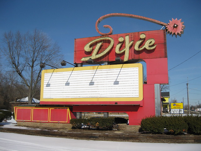 020609 Dixie Drive-In Theater--Northridge, Ohio