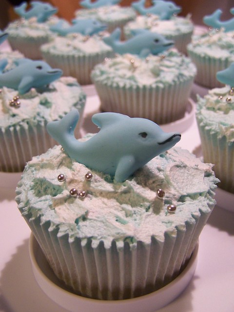 Dolphin cupcakes