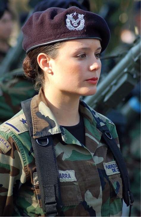 DMP-FF0252 - FEMALE CHILEAN MILITARY