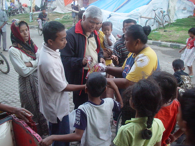 Remembering Aceh - during the great tsunami. Giving help