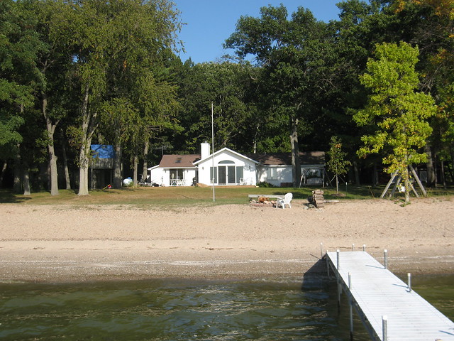 090917_009-John's friend's cottage on Lake Michigan