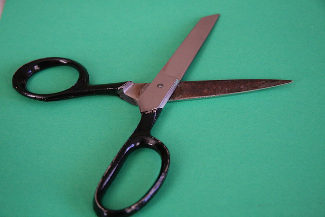Scissors by Ivydawned