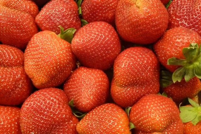Fresh Strawberries, Mercado central, Valencia, Espana