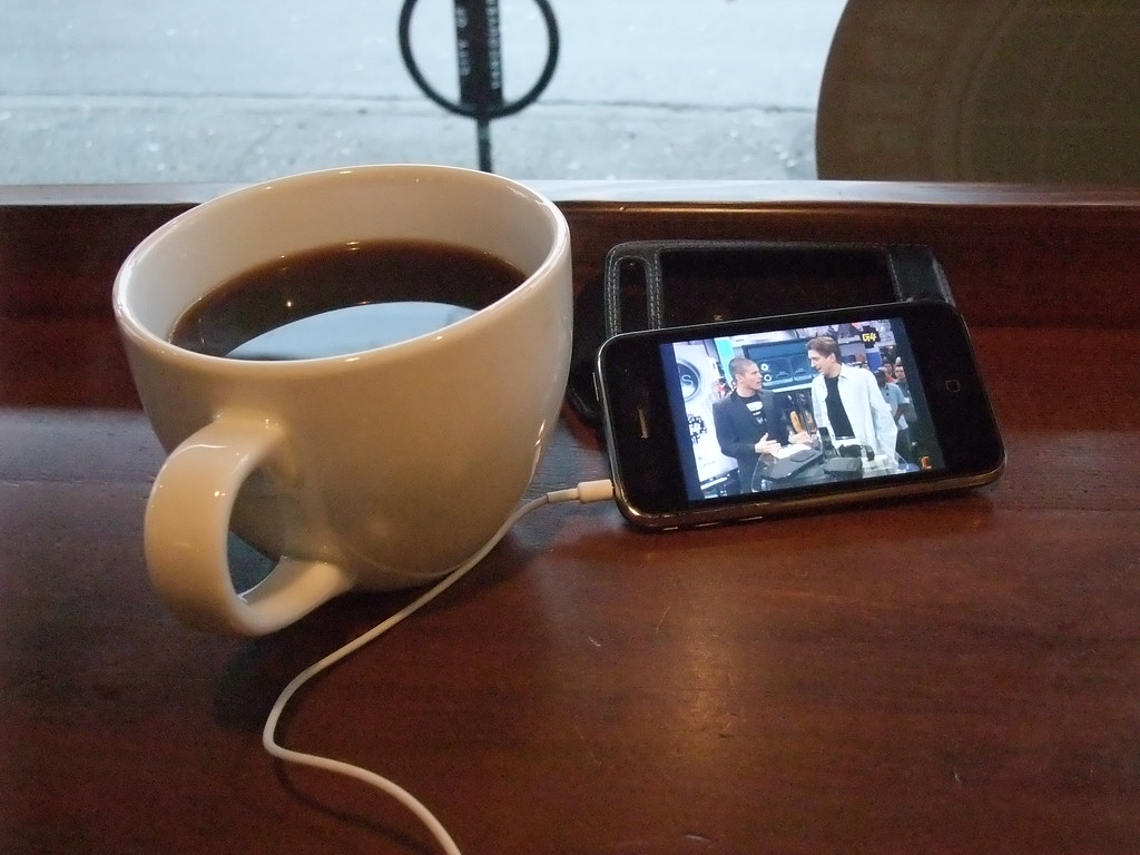 Coffee And Iphone 3g At Cafe Hisakazu Watanabe Flickr