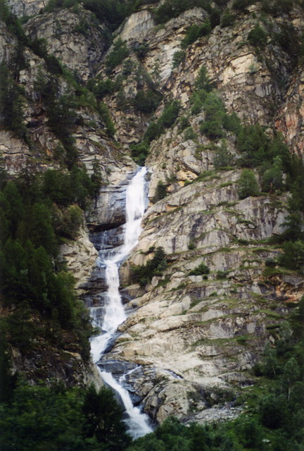 Waterfall [Engadina - 26 June 2004]
