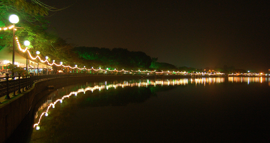 BORNEO, SARAWAK | Kuching riverfront | Alex Prior | Flickr