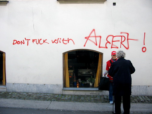 Alert warns Everyone. | by chili pagoda