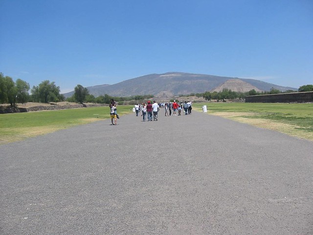 Avenue of the Dead, Teotihuacan with the Pyramids of the Sun and the Moon
