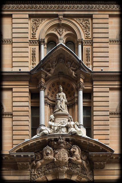 No. 1 Martin Place Facade and Queen Victoria Statue
