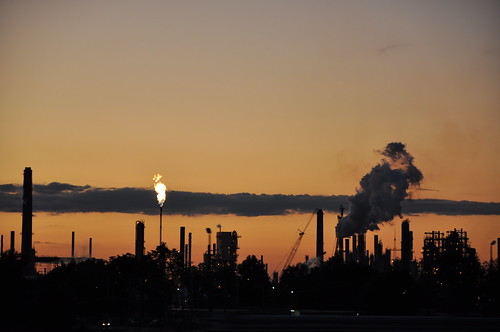 2009 sept09 stlouis missouri sunset oilrefinery pollution nightshot fireinthesky alongtheway flickrgolfclub
