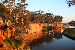 20110531_0415 Red cliffs and Werribee River