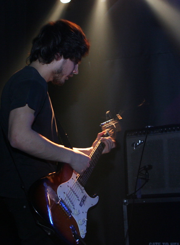 Ferguson teloneando a The Oxford Collapse en Barcelona, La [2] de Apolo