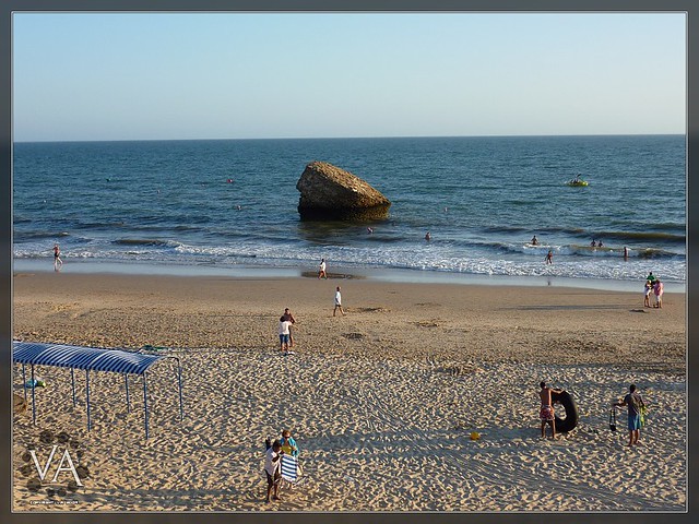 La roca de la playa de Matalascañas al atardecer / Rock in Matalascañas beach at sunset