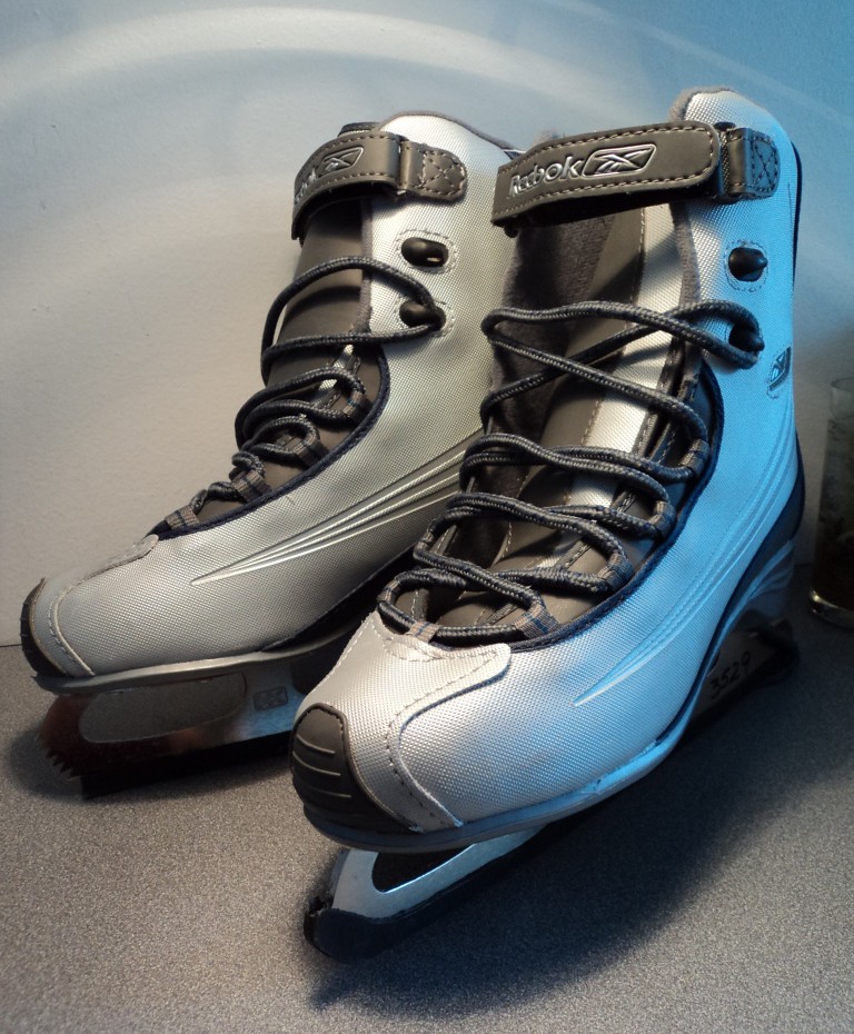 reebok ice skate shoes
