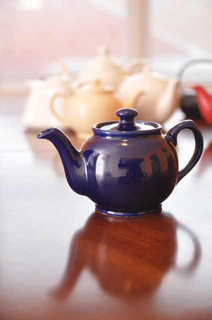 white tara tea company - dark blue teapot