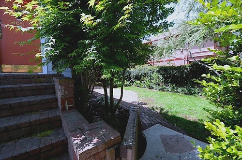 stoop, garden | by dreameleven