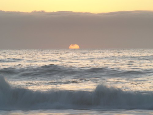 ocean sea seascape sunrise geotagged dawn waves australia nsw newsouthwales aus newyearsday bonnyhills camdenhaven geo:lat=3160459947 geo:lon=15284250498 grantsbeach