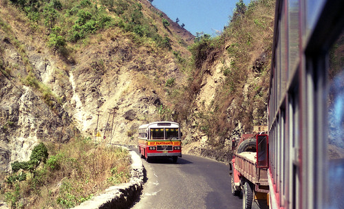 23734 (243) 09-02-1990 Pantranco M.A.N 1117 and a truck on a section of the Kennon Road towards Baguio, Philippines. | by express000
