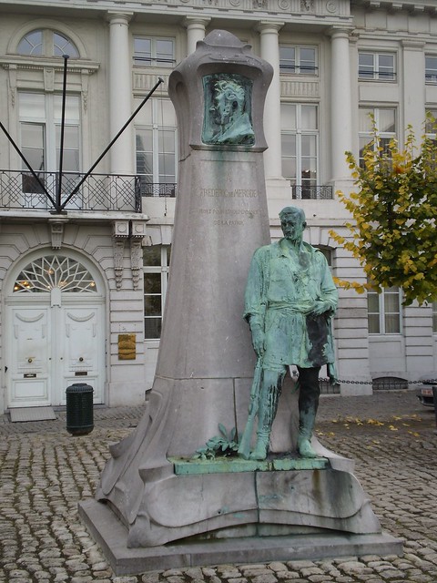 Frédéric de Mérode Monument, Place des Martyrs - Martelaarsplaats - Martyrs' Square 2