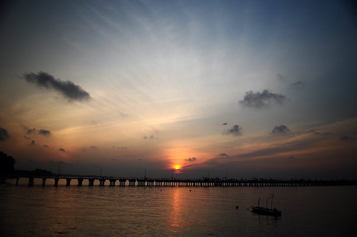 Sea shell sunrise | by ystan
