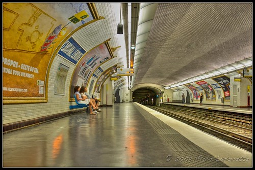 Paris AC 2009 69 (Metro Cardinal Lemoine)