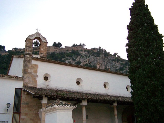 Iglesia de San Feliu / San Félix. Castillo al fondo. Xátiva. Valencia