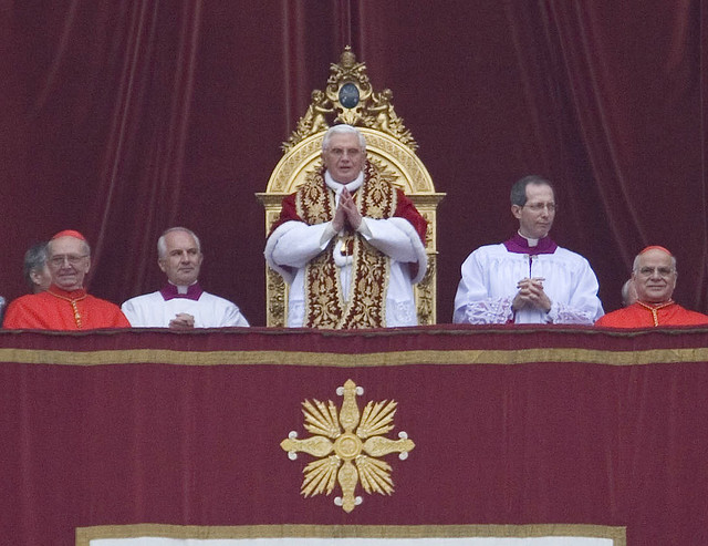 The Holy Father at 2008 Urbi et Orbi