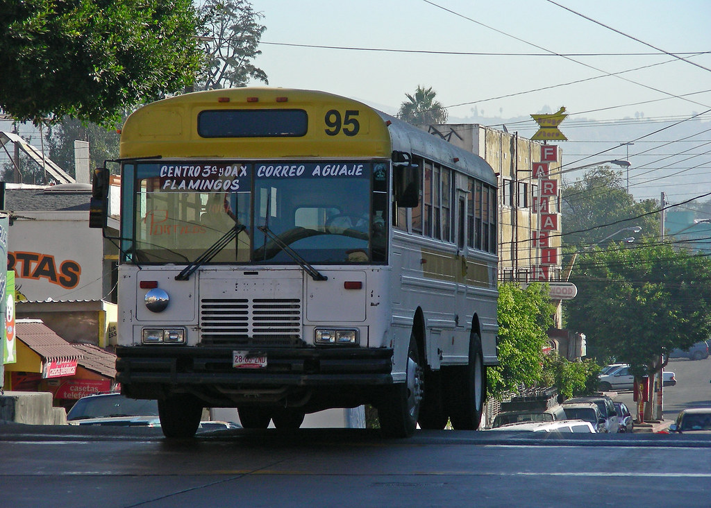Tijuana Bus | Not sure of the manufacturer, but looks like a… | Flickr