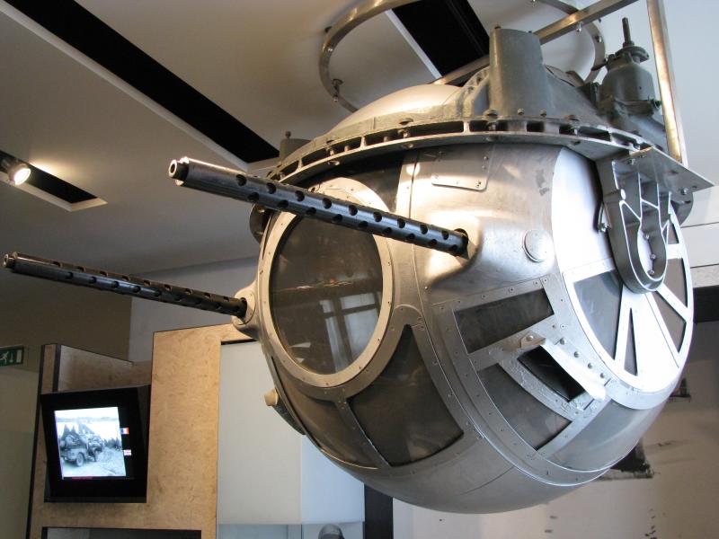 HNI 199 - WWII - American - Sperry Ball Turret from B-17 Bomber with 2 .50 cal Machine Guns