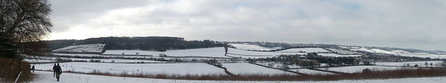 Snowy vista Saunderton via West Wycombe (short Walk)
