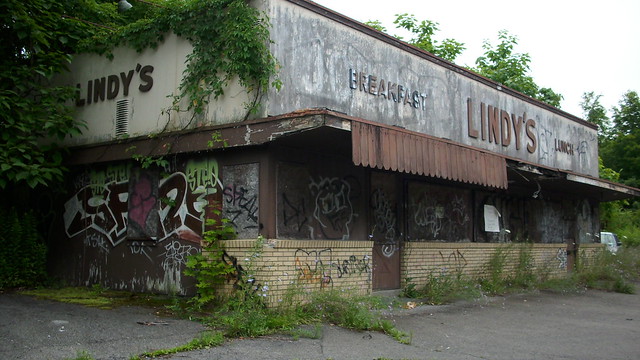 AT LINDY'S IN JULY 2009