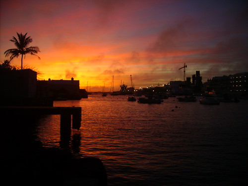 ocean sunset sea water clouds backyard dusk bermuda fiatlux abigfave colorphotoaward