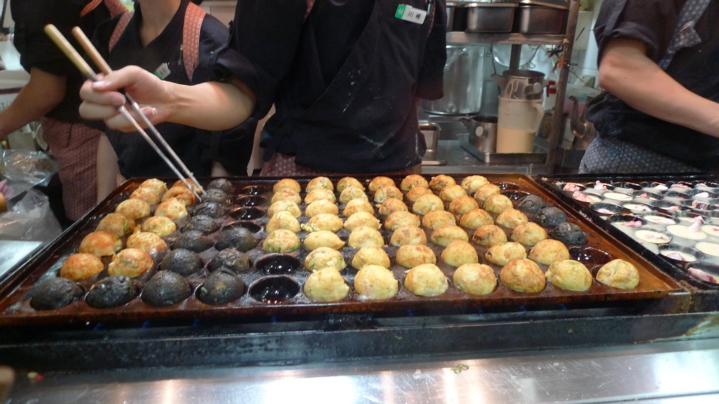 what to eat in tokyo - takoyaki