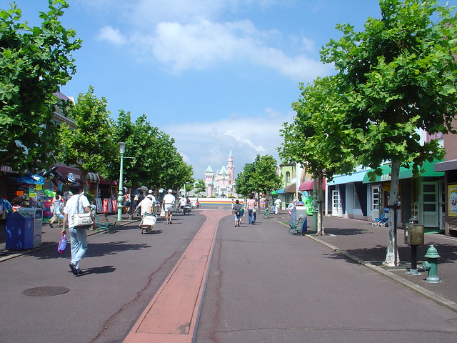 Nara Dreamland - Main Street