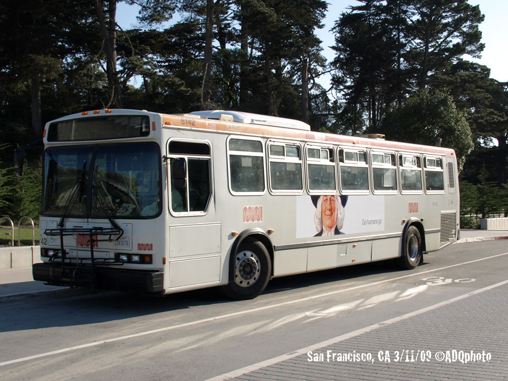 090311_054_SFMuni8142 | San Francisco Muni Bus 8142 - Golden… | Flickr